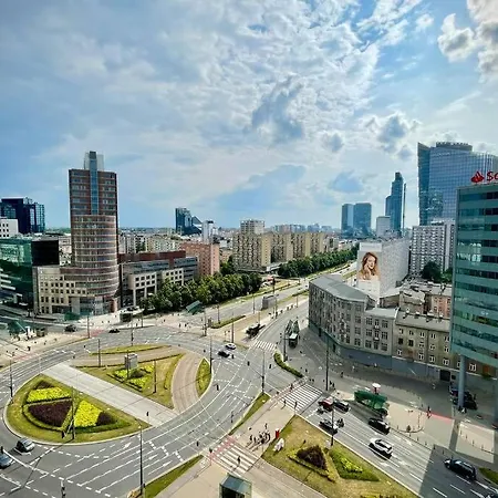 Aircondition 2, 2xmetro Wifi 50'tv Netflix Hbo Appletv Warsaw