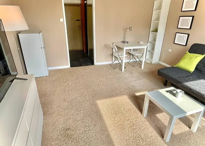 Aircondition 2, 2xmetro Wifi 50'tv Netflix Hbo Appletv Apartment Warsaw