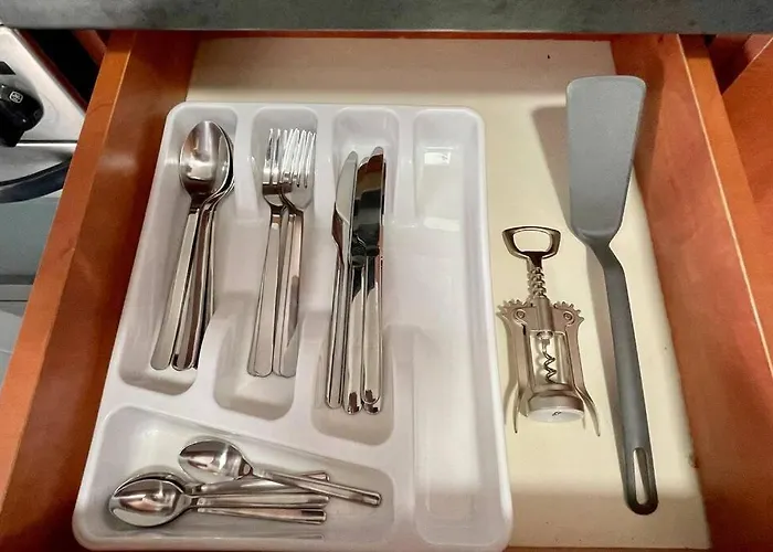 Aircondition 2, 2xmetro Wifi 50'tv Netflix Hbo Appletv