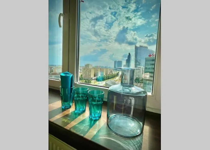 Aircondition 2, 2xmetro Wifi 50'tv Netflix Hbo Appletv Warsaw