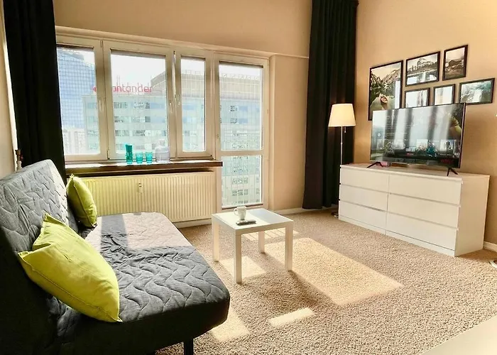 Aircondition 2, 2xmetro Wifi 50'tv Netflix Hbo Appletv Apartment