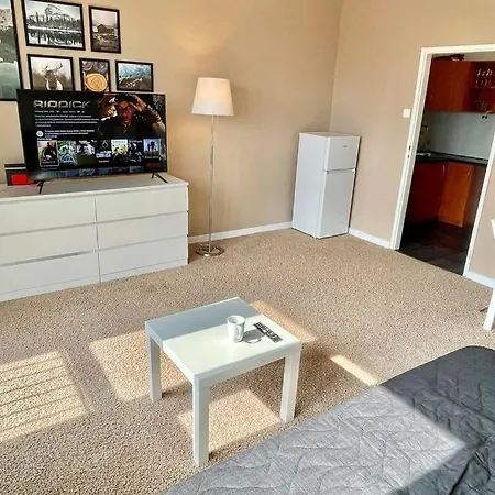 Aircondition 2, 2xmetro Wifi 50'tv Netflix Hbo Appletv Apartmán *